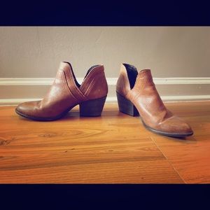 Steve Madden Aliee Brown Leather Ankle Boo…